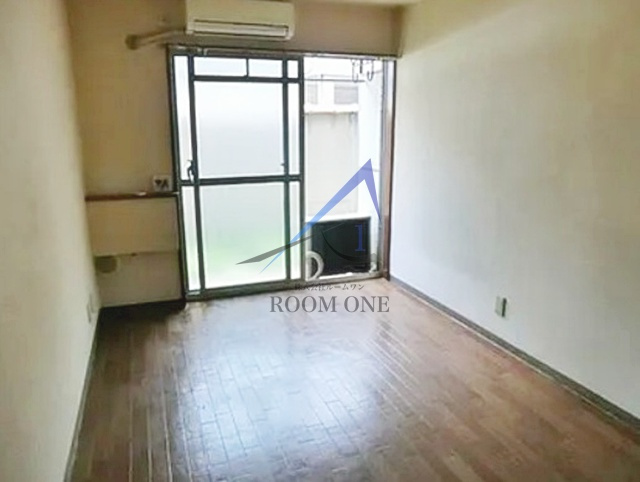 メゾン・ド・パピヨンの居間・リビング|洋室のお部屋です。