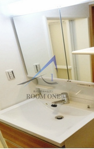 ハーミットクラブハウス白楽ソレイユの洗面所|洗面台です。