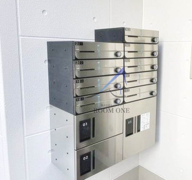 ＰＩＮＥＳ平和台のその他共用部分|集合ポストと宅配ボックスです。