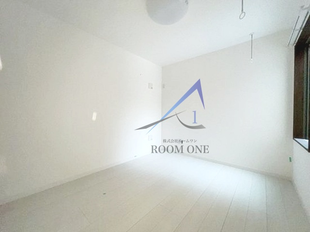 ＰＩＮＥＳ平和台の居間・リビング|洋室のお部屋です。