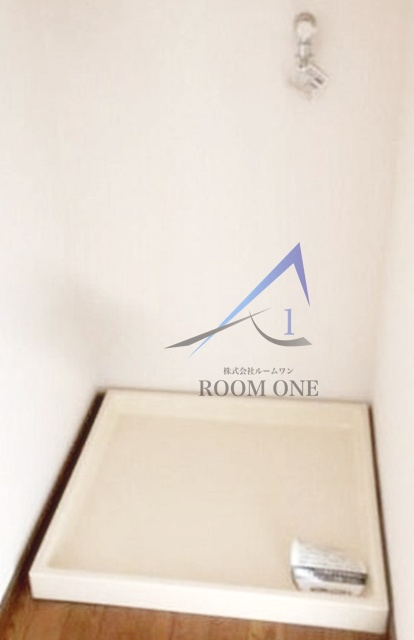 メゾン・ド・ルルス・ドゥーの設備|洗濯機置き場です。