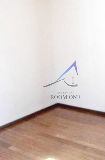 メゾン・ド・ルルス・ドゥーの居間・リビング|洋室のお部屋です。