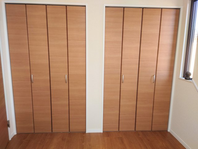 売中古戸建　静岡市清水区大内新田の洋室|収納スペース多めです！