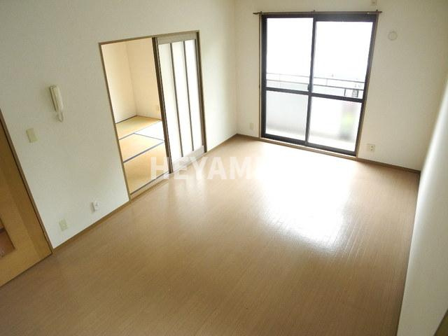 ロイヤルガーデン白岩A棟の居間・リビング|※同物件同室タイプの写真でございます※現況を優先します※