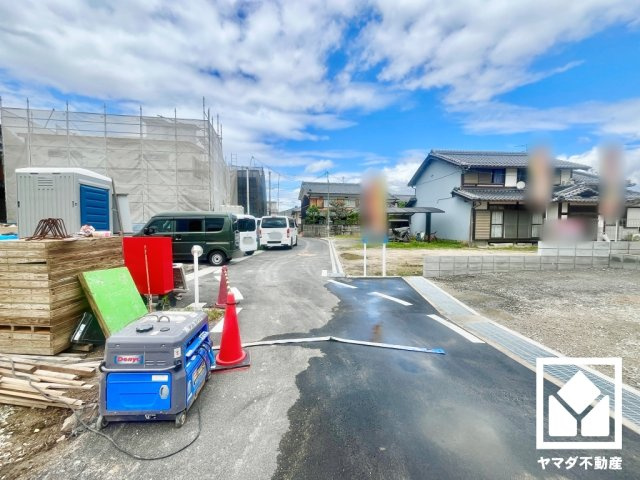京田辺市草内穴口　第6　1号棟の前面道路含む現地写真