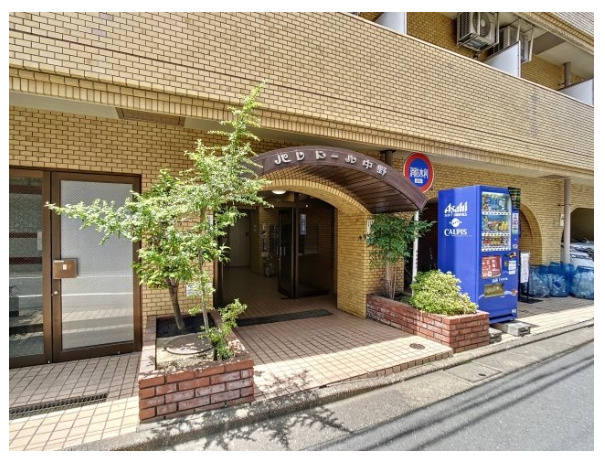 パレ・ドール中野のエントランス