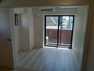 【洋室】 | クレイシア菊川 | 明るい洋室です