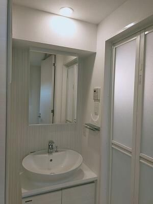 【洗面所】 | クレイシア菊川 | 忙しい朝には欠かせない洗面所です