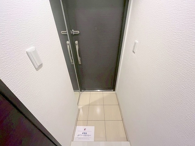 ネオライフ新大阪東棟の玄関