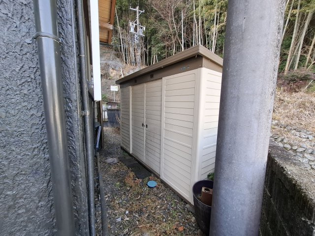 売中古戸建　静岡市葵区新間のその他|倉庫。趣味の道具や普段つかわない季節ものを収納することもできます。居住空間が広くつかえますね。