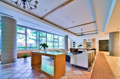 【ロビー】 | ライオンズヒルズ田端不動坂 | ゆとりのあるロビーです