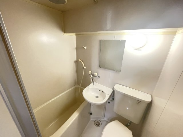 HOUSING１０１の浴室|日々の疲れを癒すお風呂付です