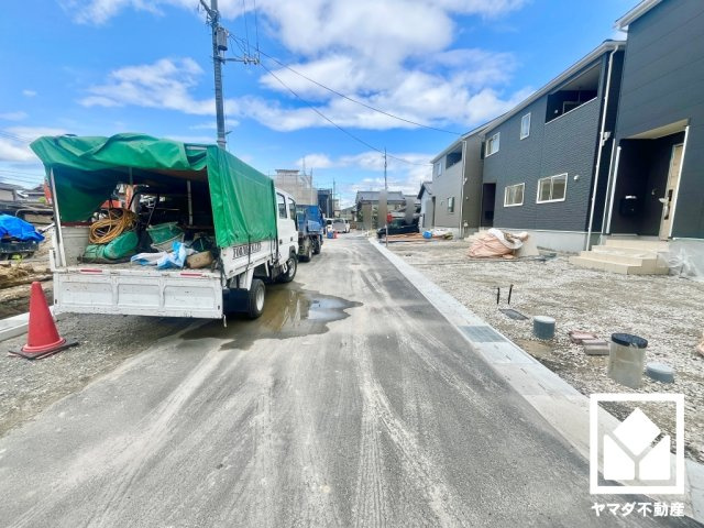 京田辺市草内穴口　第6　3号棟の前面道路含む現地写真