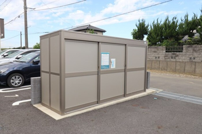  | ファミリア エテルナ | ゴミ置き場