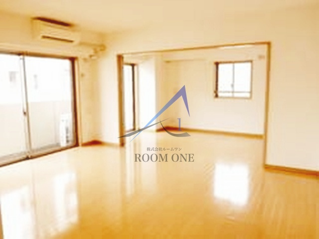 グローセインゼル湯島の居間・リビング|洋室のお部屋です。