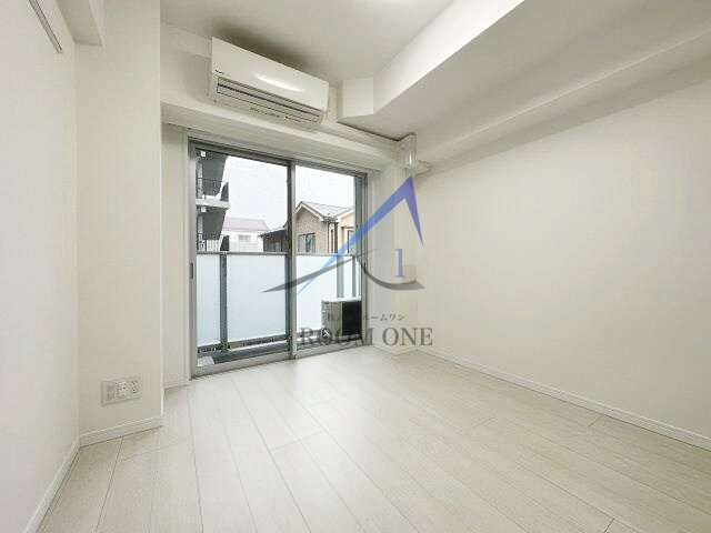 リライア阪東橋ＳＯＵＴＨの居間・リビング|洋室のお部屋です。