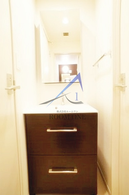 リブリ・旭ヶ丘の洗面所|独立洗面台です。