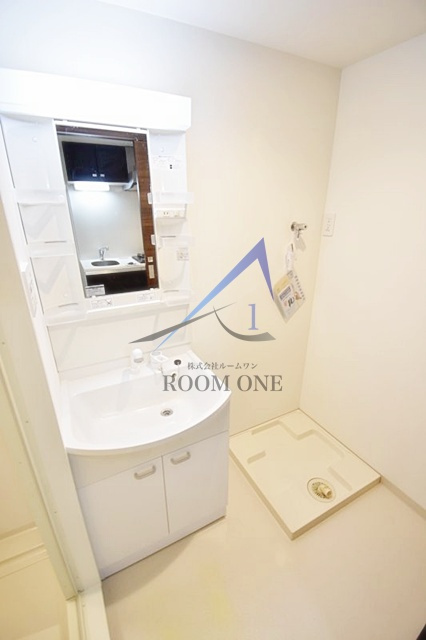 グランヴァン多摩川の洗面所|独立洗面台です。