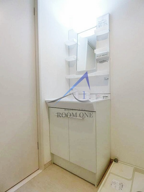 LEMERCIの洗面所|独立洗面台です。