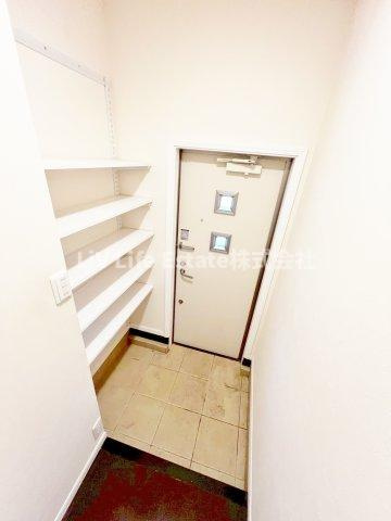 レ・ボザールの玄関