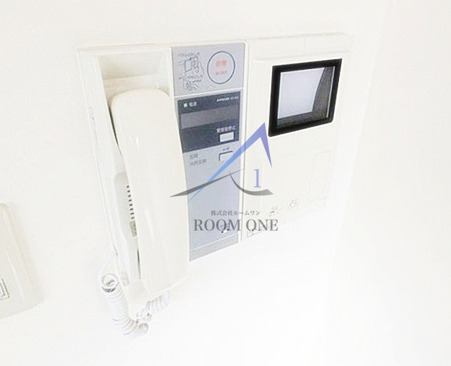 ルーブル神楽坂弐番館のセキュリティ|モニター付きインターホンです。