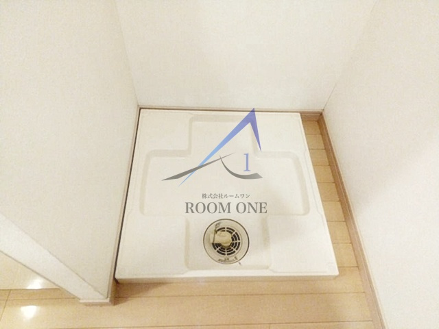 アイル日暮里弐番館の設備|洗濯機置き場です。