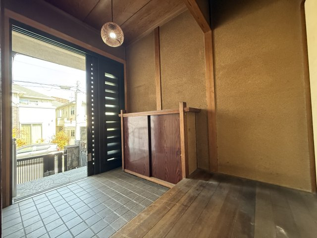 豊中市上野坂１丁目戸建の玄関