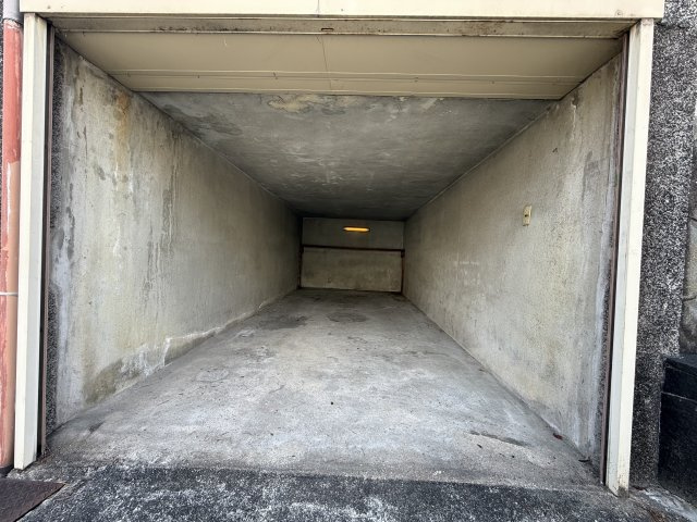 豊中市上野坂１丁目戸建の駐車場