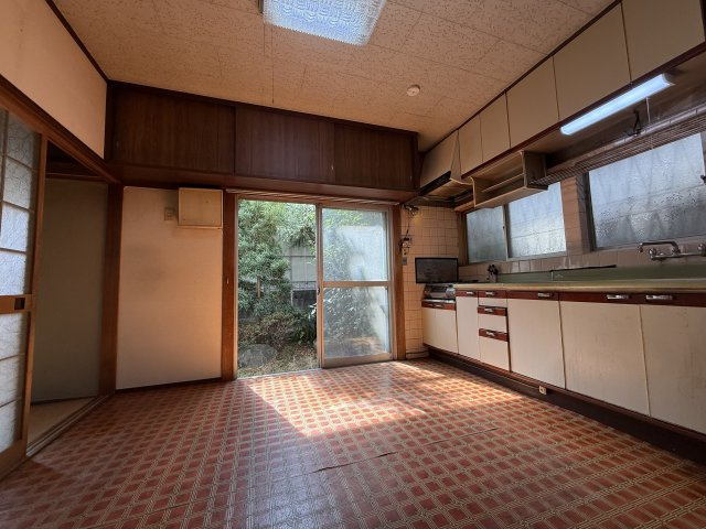 豊中市上野坂１丁目戸建の居間・リビング