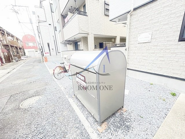 MELDIA梅島Ⅲのその他共用部分|敷地内ごみ置き場です。