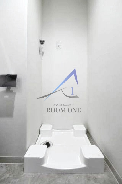 ライオンズマンション板橋中丸町の設備|洗濯機置き場です。