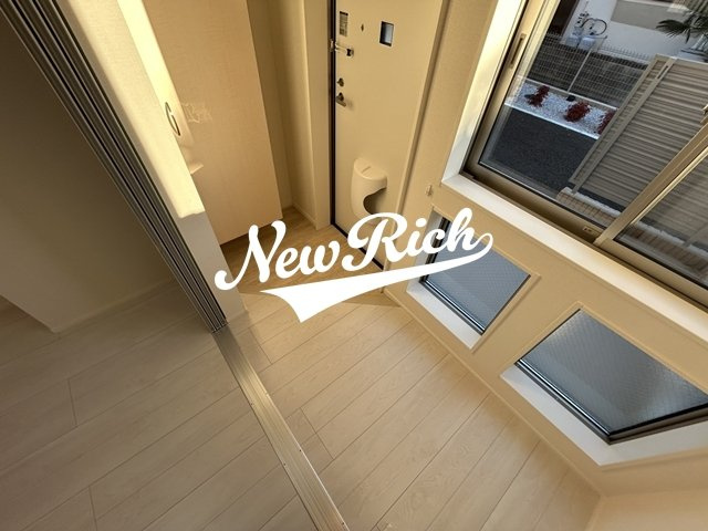 北群馬郡吉岡町大字大久保のアパートの玄関