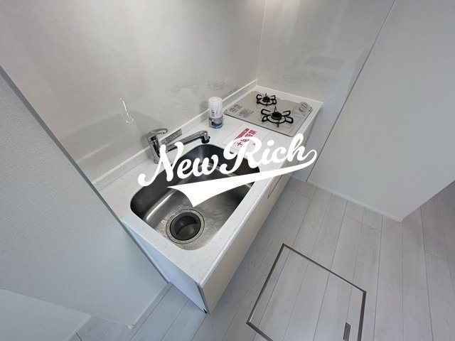 北群馬郡吉岡町大字大久保のアパートのキッチン