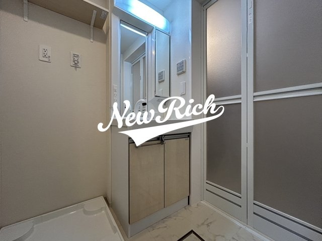 北群馬郡吉岡町大字大久保のアパートの独立洗面台