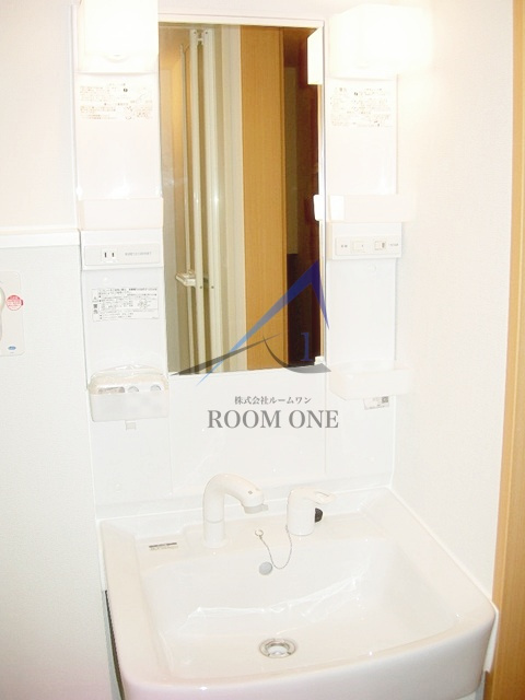 ルーチェマーレの洗面所|独立洗面台です。