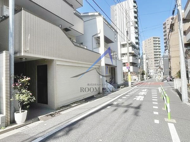 イーストアネックス