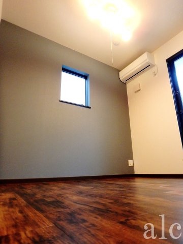 ヴェルデリア中野の居間・リビング