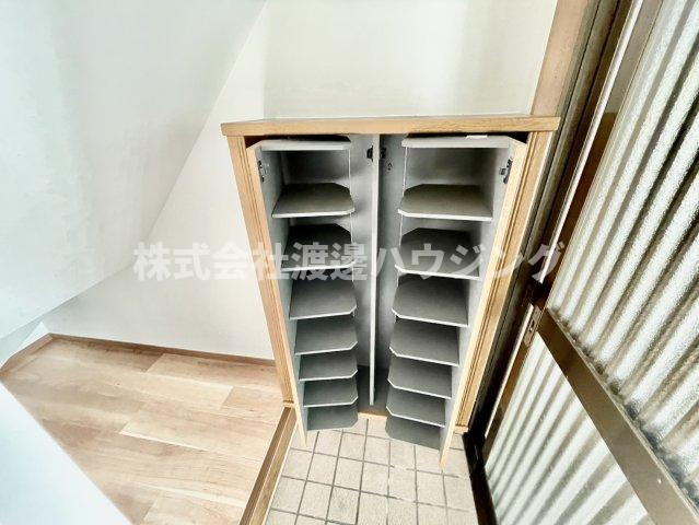 稲田本町2丁目貸家の玄関