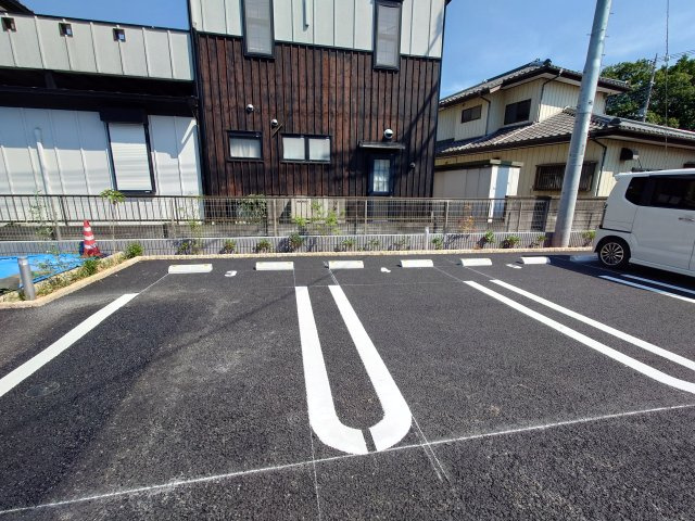 カルムの駐車場