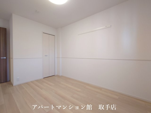 カルムの洋室