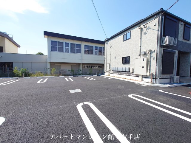 カルムの駐車場