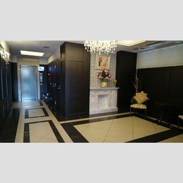 プレミアム菱屋西のロビー