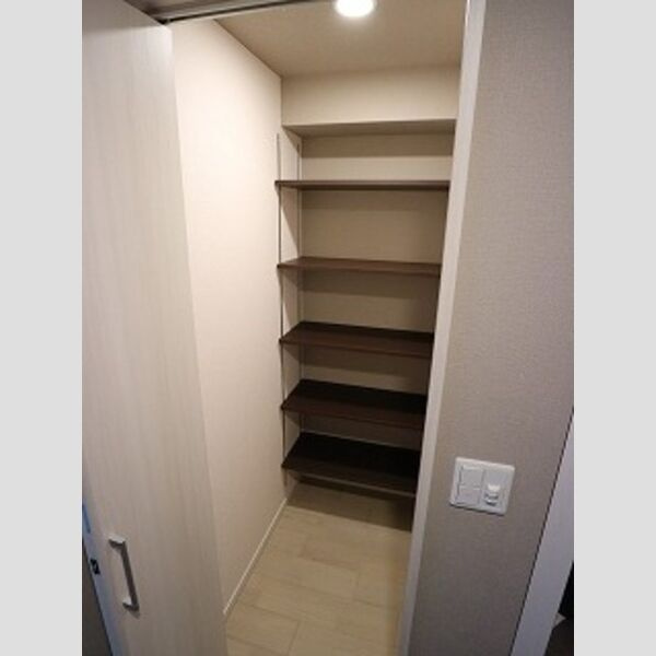 プレミアム菱屋西の収納