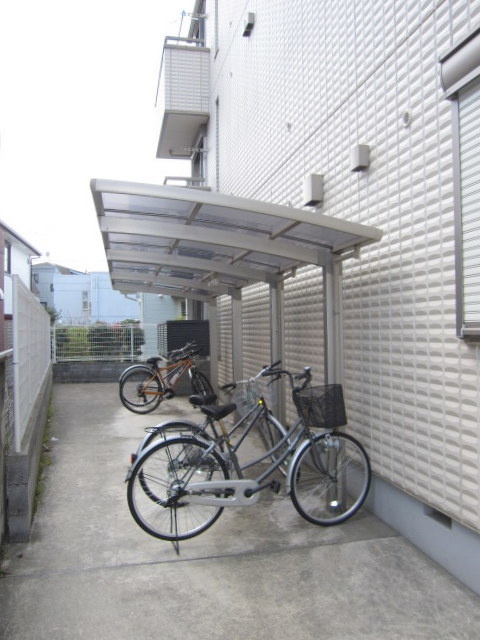 フェニックス　ロベレニーのその他共用部分|★屋根付き駐輪場★