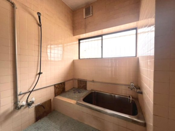 重厚な純和風邸宅｜欄間・床の間・続き間のある本格和室住宅の浴室