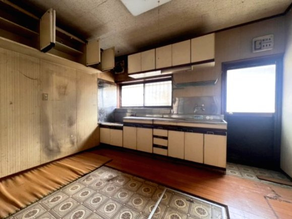 重厚な純和風邸宅｜欄間・床の間・続き間のある本格和室住宅のキッチン