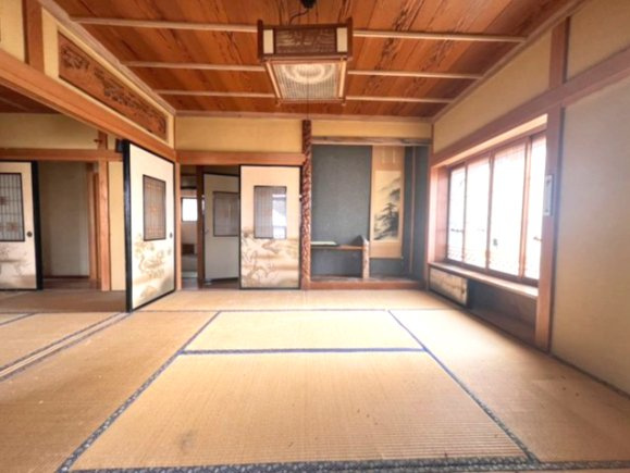 重厚な純和風邸宅｜欄間・床の間・続き間のある本格和室住宅の和室