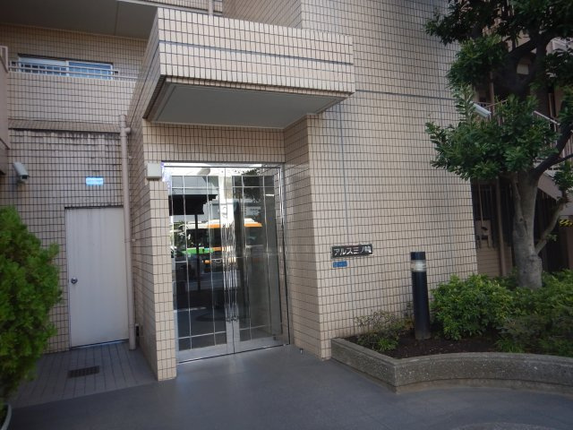 アルス三ノ輪のエントランス