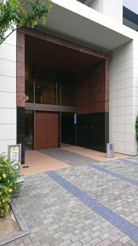 リバーフェイスのエントランス