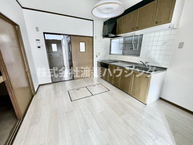 池田北町貸家の居間・リビング